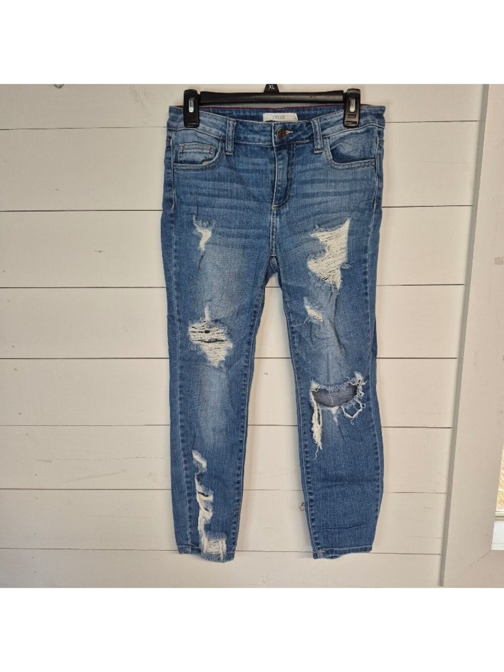 Cello Women's Distressed Mid-Rise Skinny Cropped Jeans Size 7